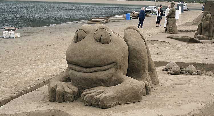 Sculptures from sand