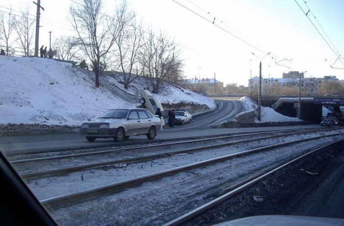&Dcy;&ocy;&rcy;&ocy;&zhcy;&ncy;&ocy;&iecy; &dcy;&vcy;&icy;&zhcy;&iecy;&ncy;&icy;&iecy; &vcy; &CHcy;&iecy;&lcy;&yacy;&bcy;&icy;&ncy;&scy;&kcy;&iecy; (3 &fcy;&ocy;&tcy;&ocy;) 