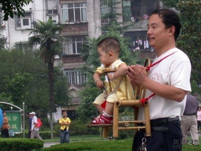 Китайское приспособленее для переноса детей (4 фото) 