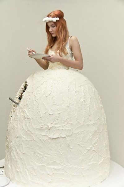 Съедобное свадебное платье  (3 фото)