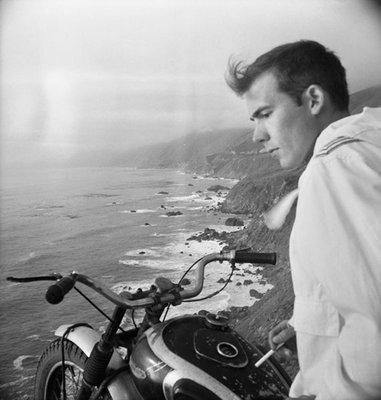 Hunter S. Thompson (the author of Fear and Loathing in Las Vegas) Hunter S. Thompson (the author of Fear and Loathing in Las Vegas)