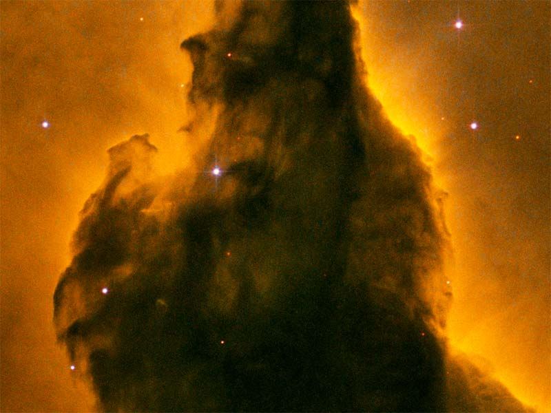 13. Туманность Орел M16 в созвездии Змеи. Это фрагмент знаменитой фотографии, сделанной при помощи орбитального телескопа «Хаббл», получившей название «Столпы творения».