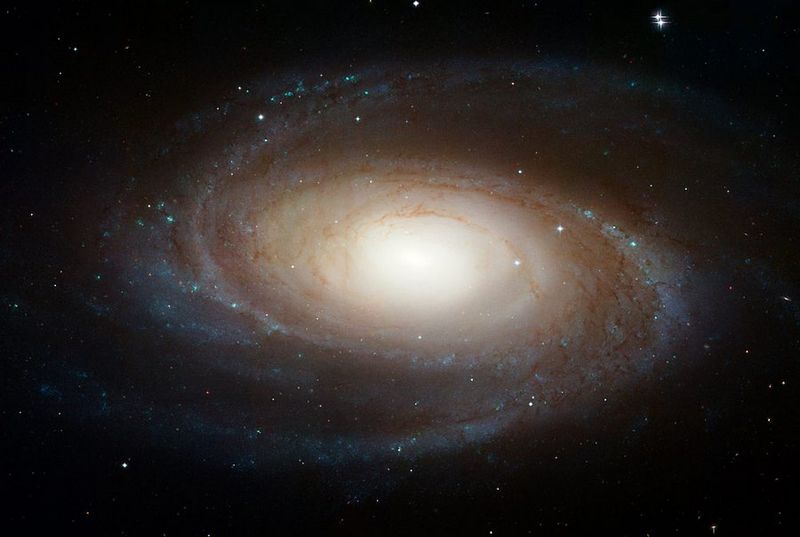 26. Еще один снимок галактики M81. 