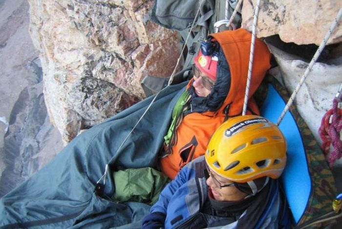 Как ночуют альпинисты? (17 фото)