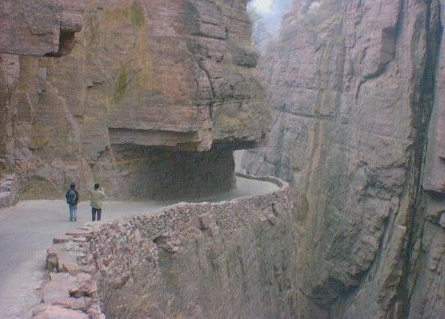 Туннель Guoliang в горах Taihang, Китай (13 фото)