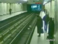 Почти самоубийство в российском метро