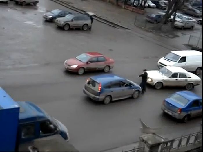 Итог разборки на дороге (фото+видео)