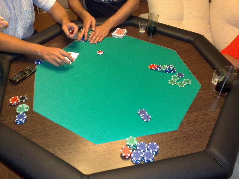 Покерный стол своими руками (17 фото)
