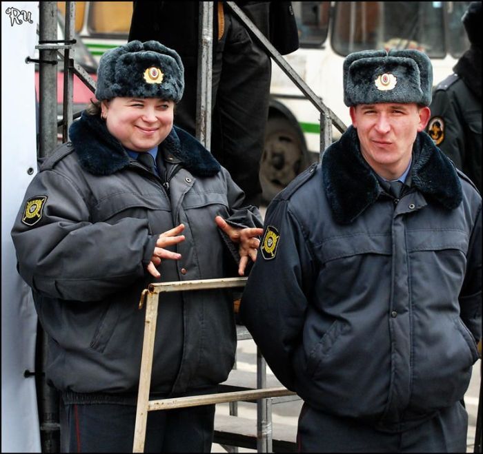 http://ru.fishki.net/picsw/022011/21/post/miliciya/miliciya-001.jpg