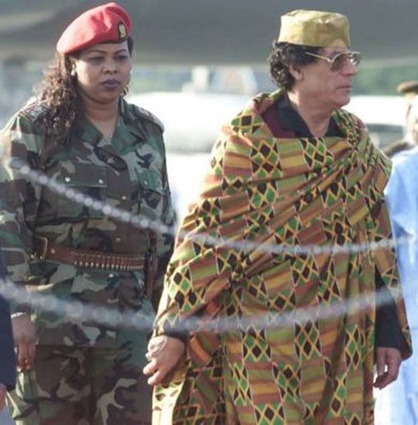 Женщины-телохранительницы ливийского лидера Муаммара Аль-Каддафи (37 фото)