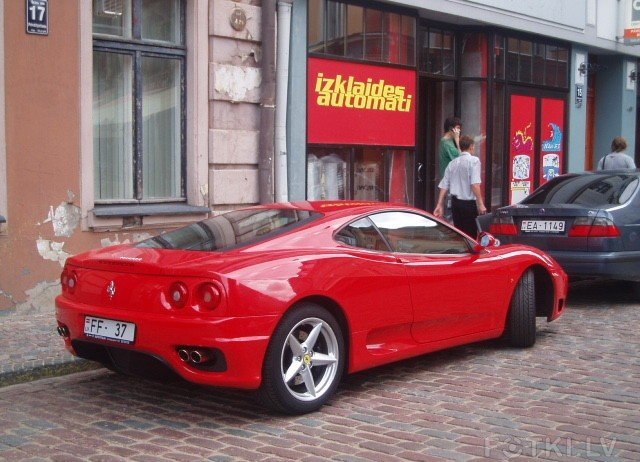 Автомобили в Латвии (40 фото)