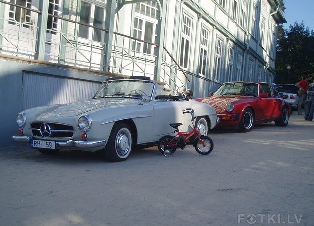 Автомобили в Латвии (40 фото)