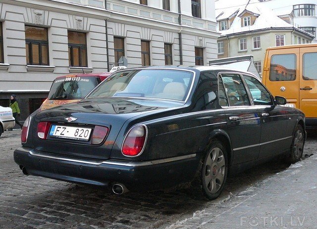 Автомобили в Латвии (40 фото)