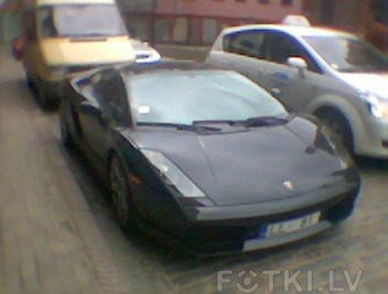 Автомобили в Латвии (40 фото)