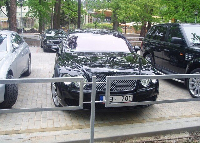 Автомобили в Латвии (40 фото)