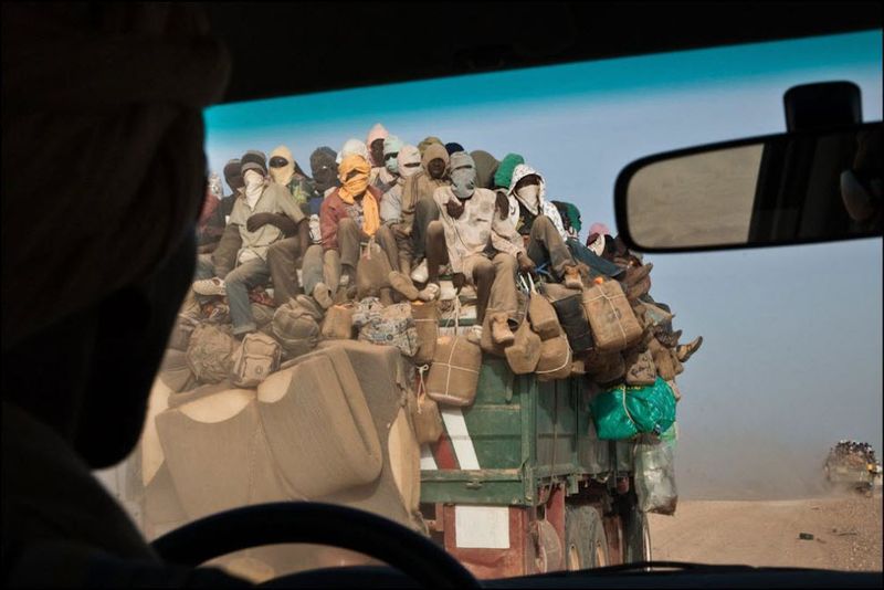  
Африканские мигранты – трудный путь в Европу (15 фото)