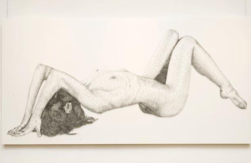 Все работы Маркуса Левина, представленные на выставке в Галерее 27 в
 Лондоне, сделаны только с помощью молотка и гвоздей.