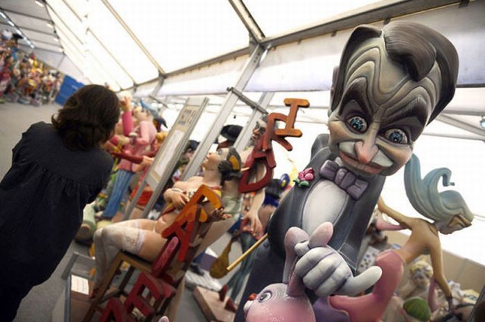 Традиционный кукольный фестиваль «Лас-Фальяс» в Валенсии (25 
фото)