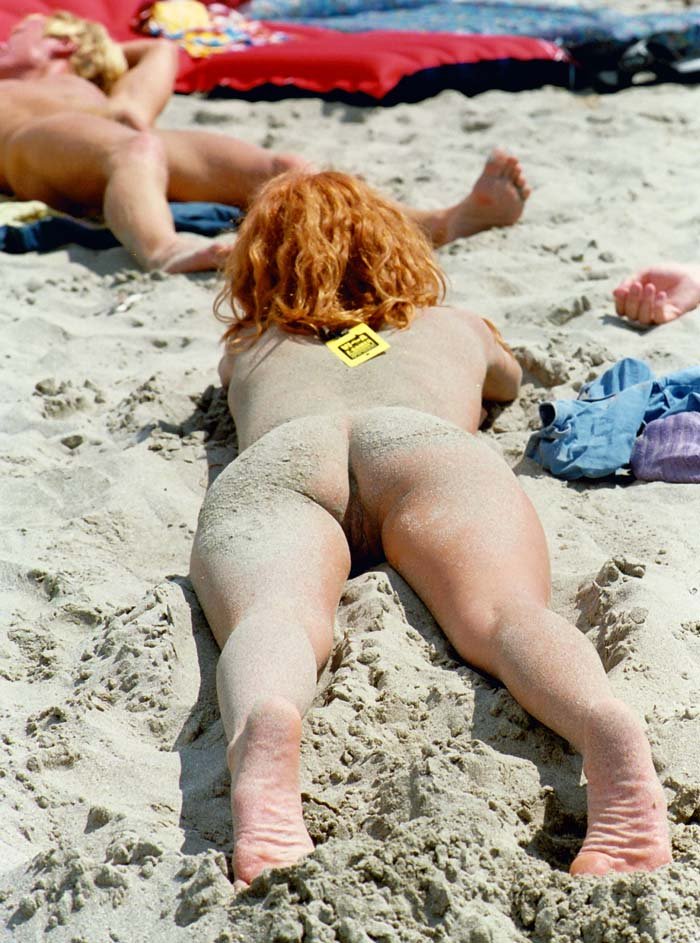 Девушки на пляжах (43 фото 18+)