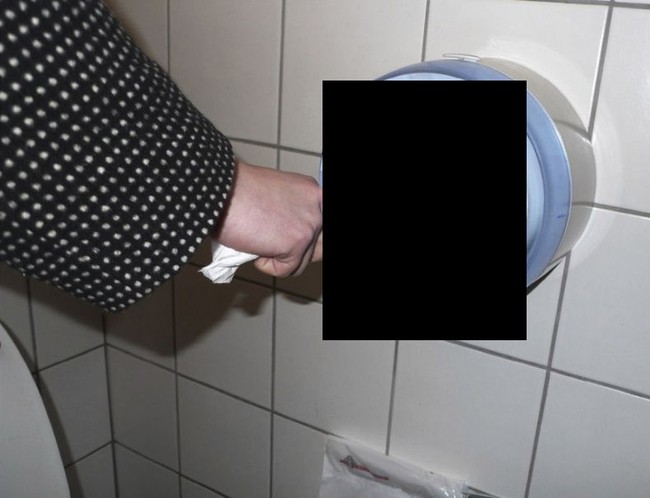 Странная реклама туалетной бумаги (3 фото)