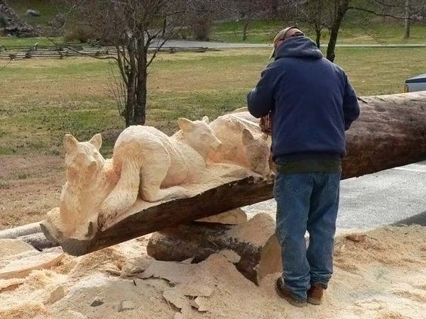 Скульптуры из дерева (29 фото)
