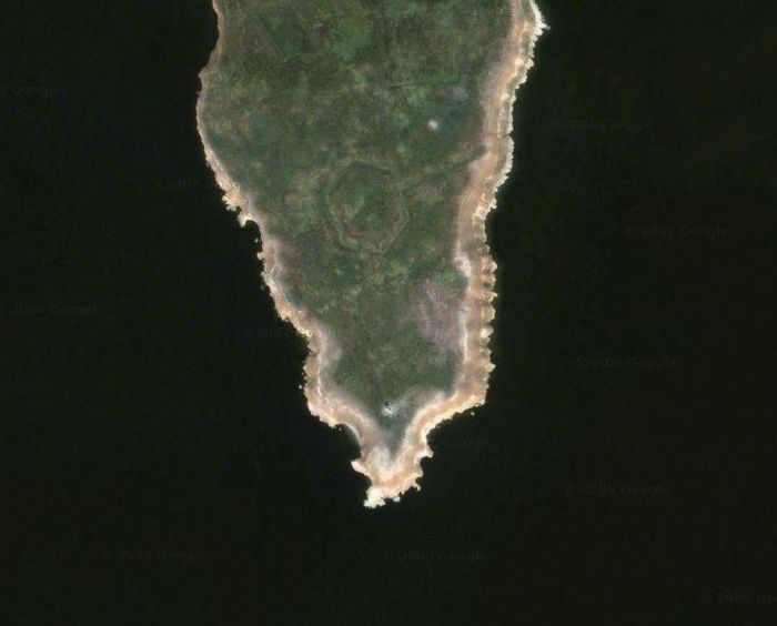 Шестиграник Чёрное море Этот остров находиться возле города Николаев 