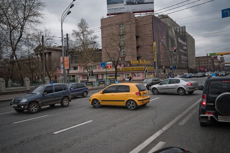 Московские автолюбители изобретательно протестовали против мигалок 
(90 Фото + 2 видео)