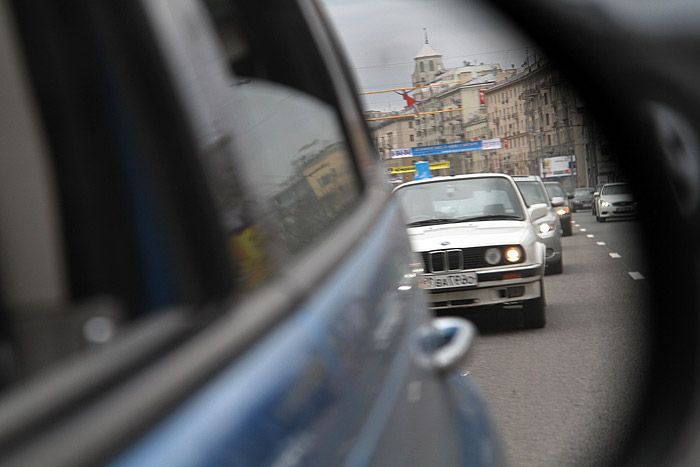 Московские автолюбители изобретательно протестовали против мигалок 
(90 Фото + 2 видео)