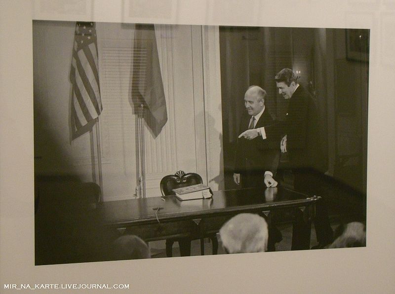29. 
Михаил Горбачев и Рональд Рейган, Вашингтон, 1987 год