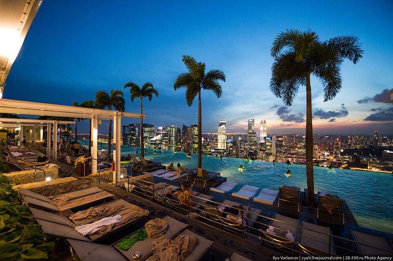 Отель Marina Bay Sands, бассейн под облаками (35 фото)