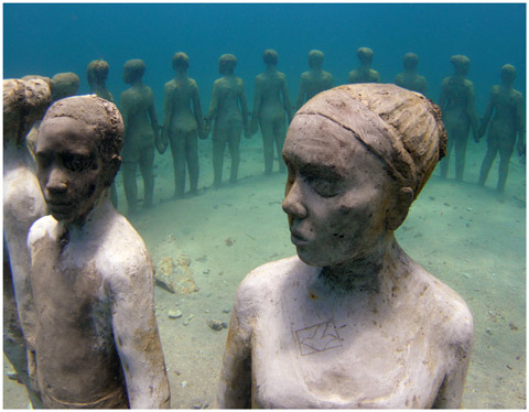 Подводные статуи (11 фото)