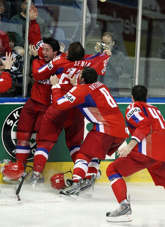http://ru.fishki.net/picsw/052008/19/hockey/006_hockey_1.jpg