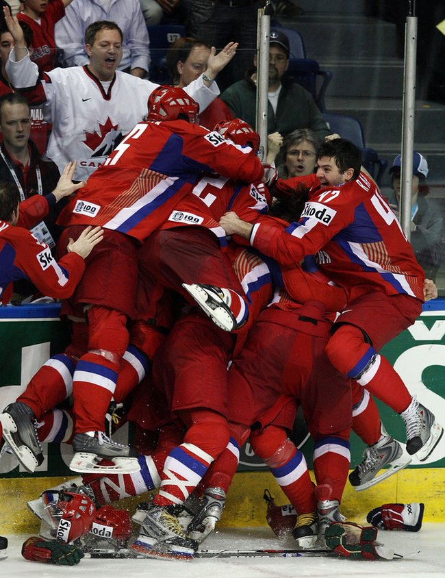 http://ru.fishki.net/picsw/052008/19/hockey/007_hockey_1.jpg