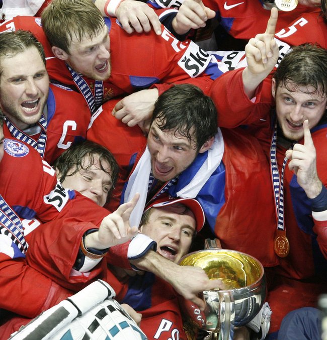 http://ru.fishki.net/picsw/052008/19/hockey/009_hockey_1.jpg
