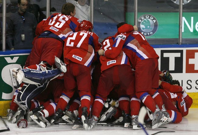 http://ru.fishki.net/picsw/052008/19/hockey/011_hockey_1.jpg