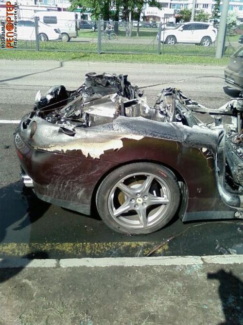 Новенький Ferrari сгорел за считаные минуты (30 фото + видео)