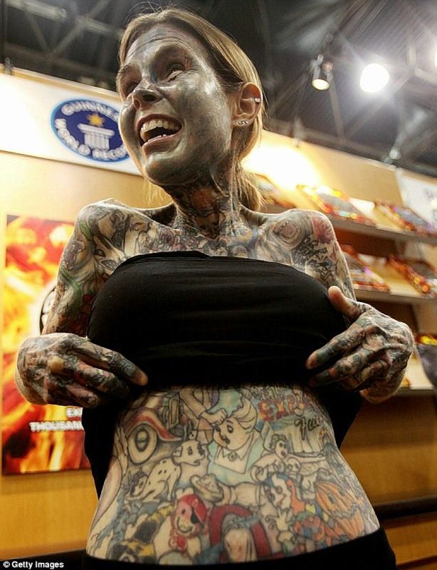 Самая татуированная женщина в мире (6 фото + текст)