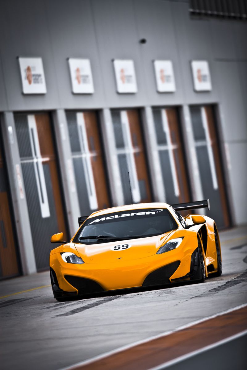 Гоночная версия McLaren MP4-12C (26 фото+видео)