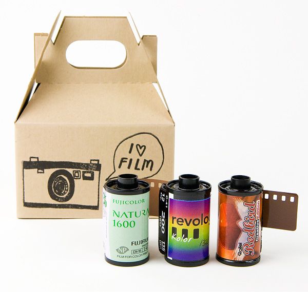 Подарочный набор из трех фотопленок Photojojo's Rare Film Gift Pack
 $49 