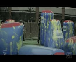 Пейнтбольный бой в замедленной съемке