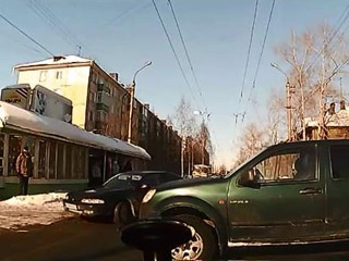 Пикап на дороге