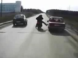 Подрезал мотоциклиста