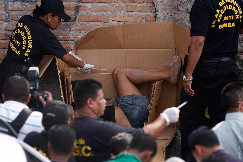 23.06.2009, Гондурас | Жители Тегусигальпы вызвали саперов, обнаружив подозрительную картонную коробку. Вместо бомбы в коробке оказалось тело убитой молодой женщины.