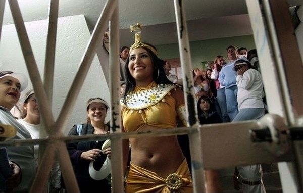 Самые красивые девушки в тюрьмах мира (52 фото)