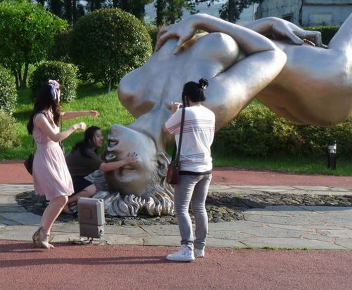Южная Корея, Чеджудо: Парк ЛавЛэнд — Земля Любви или Секс, как он есть (30 фото)