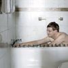 Фото прикол ванная, моется, игрушечные солдатики
