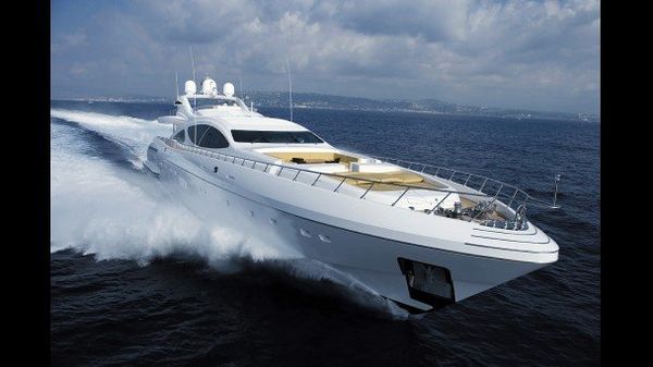 Яхта за 29 500 000 EUR (15 фото)
