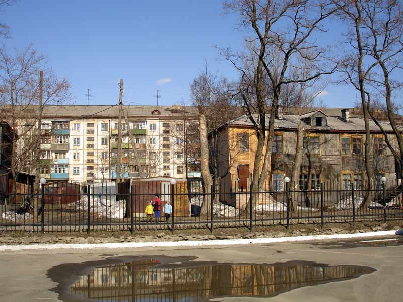 Та же готика на ул. Красной. Тот же гламур в 