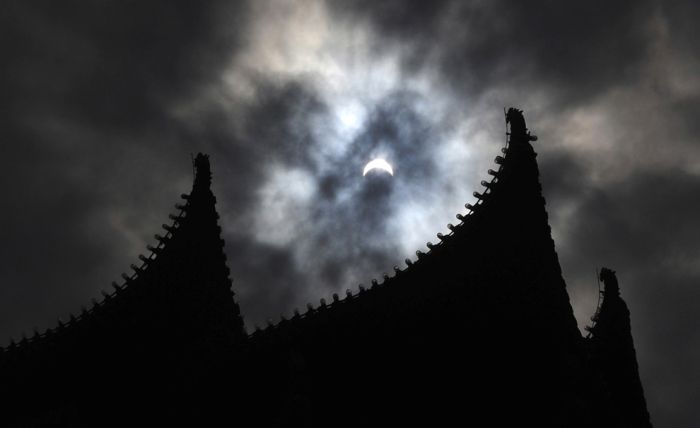 Самое продолжительное затмение столетия (42 фото)
