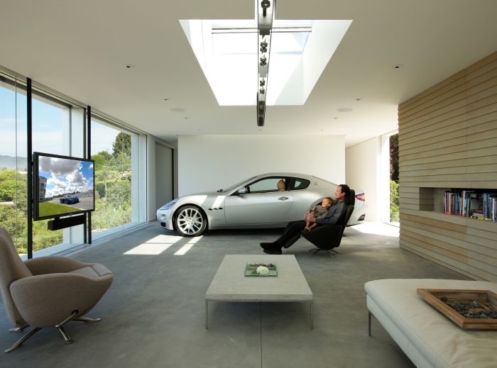 Лучший гараж для Maserati (2 фото + видео)